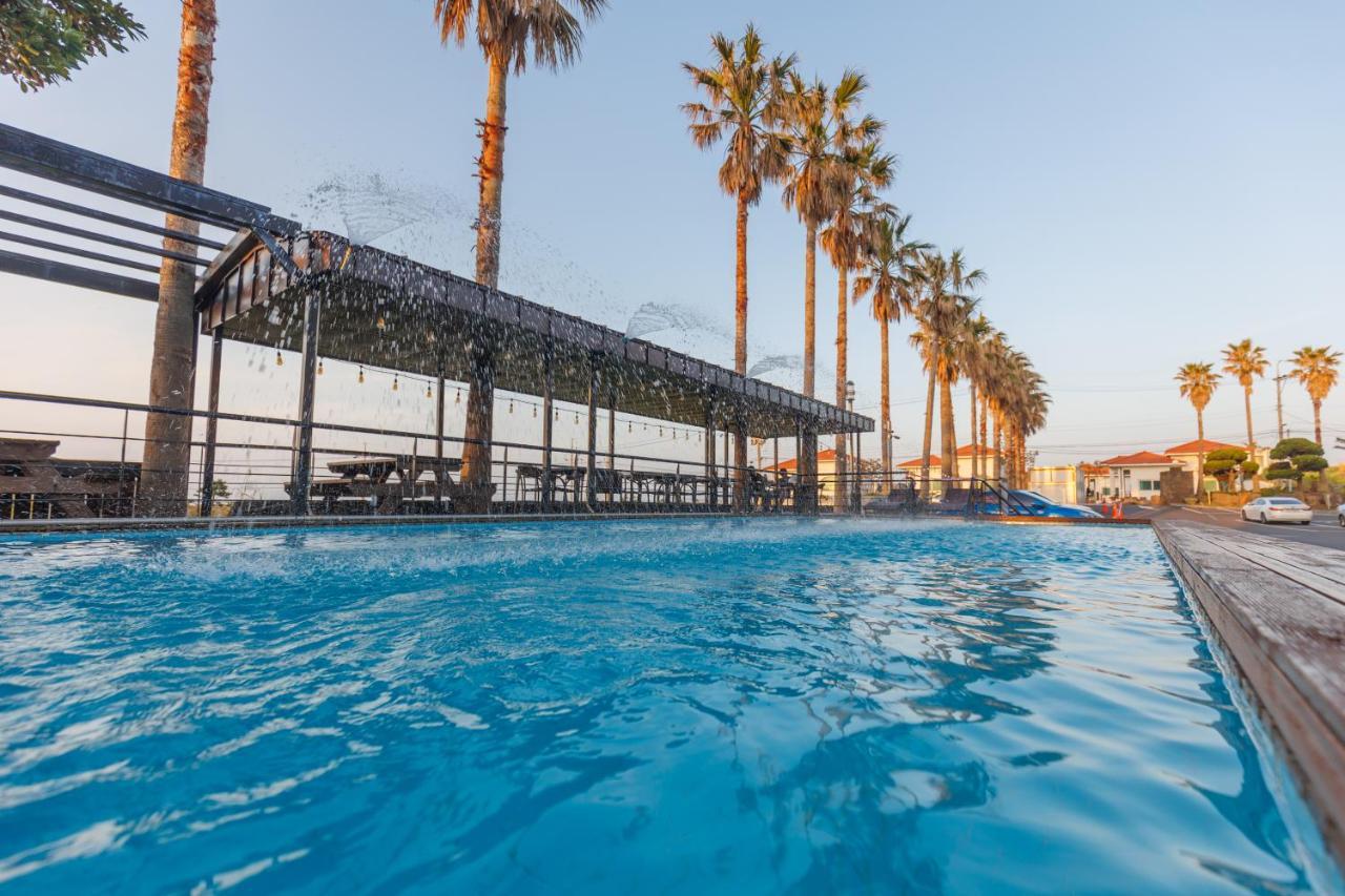 Sea Cliff Hotel Чечжу Екстер'єр фото