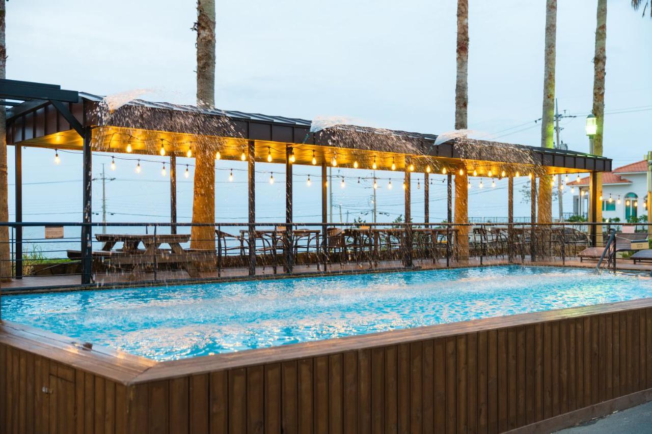 Sea Cliff Hotel Чечжу Екстер'єр фото