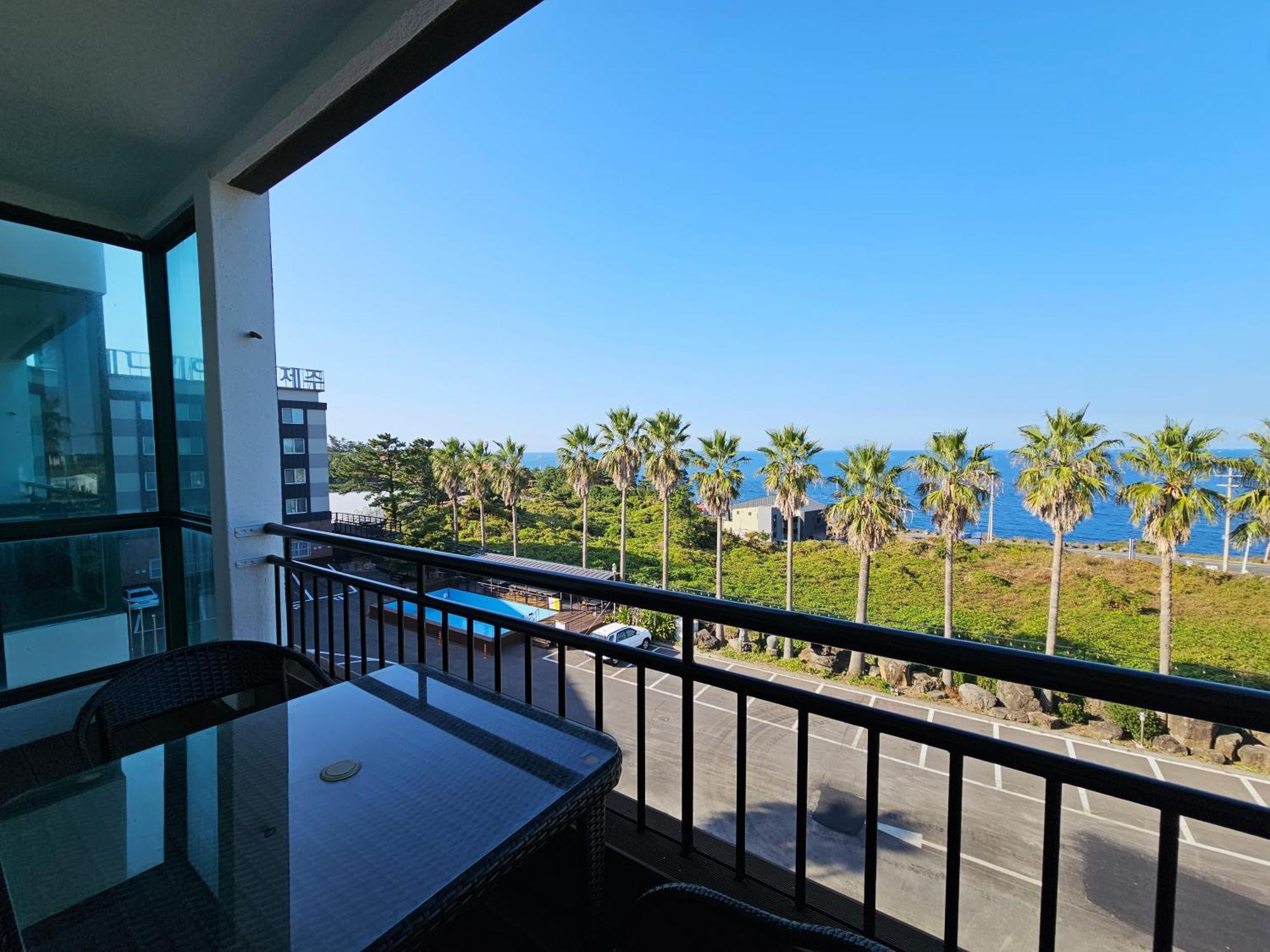 Sea Cliff Hotel Чечжу Екстер'єр фото
