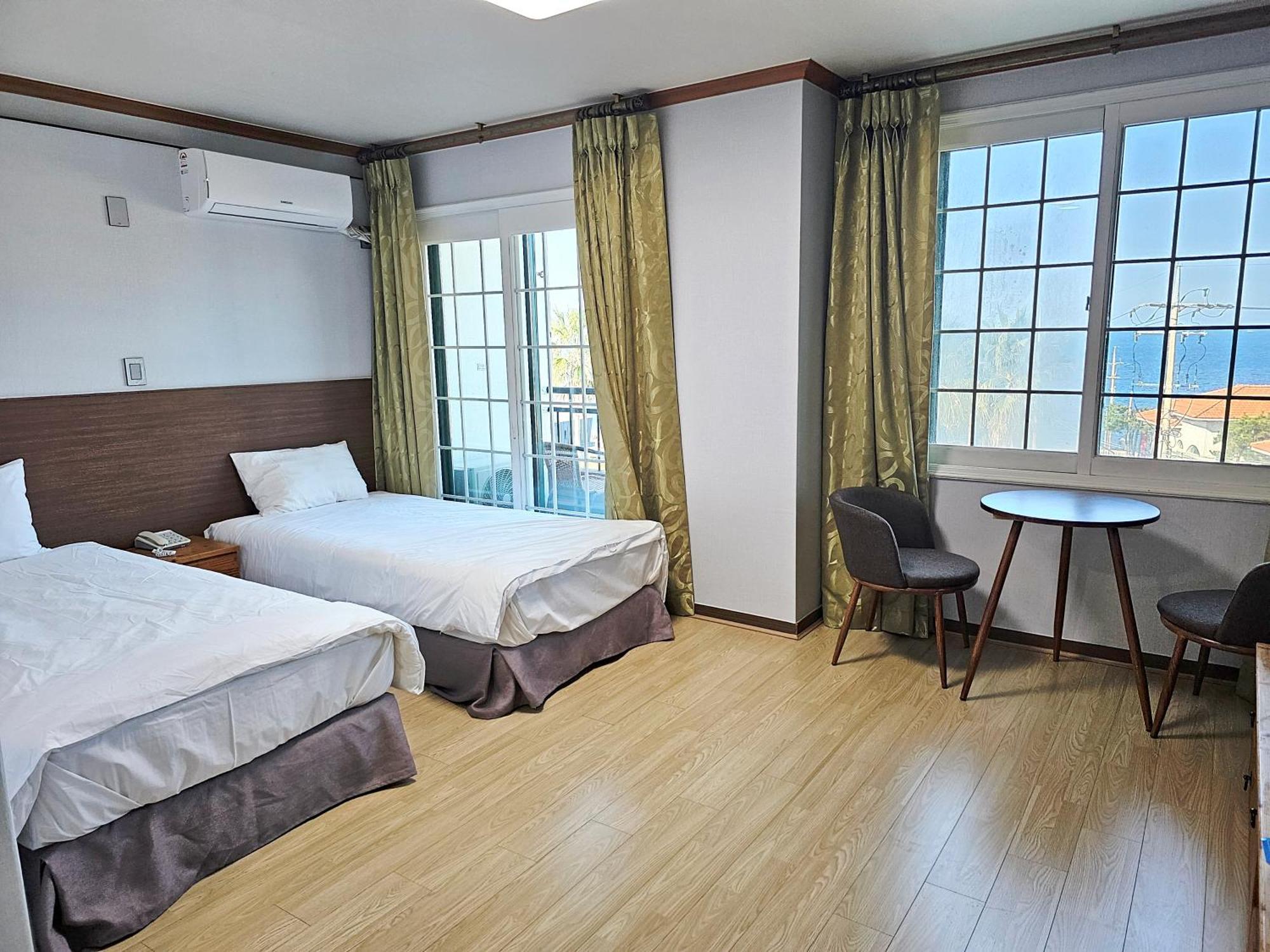 Sea Cliff Hotel Чечжу Екстер'єр фото